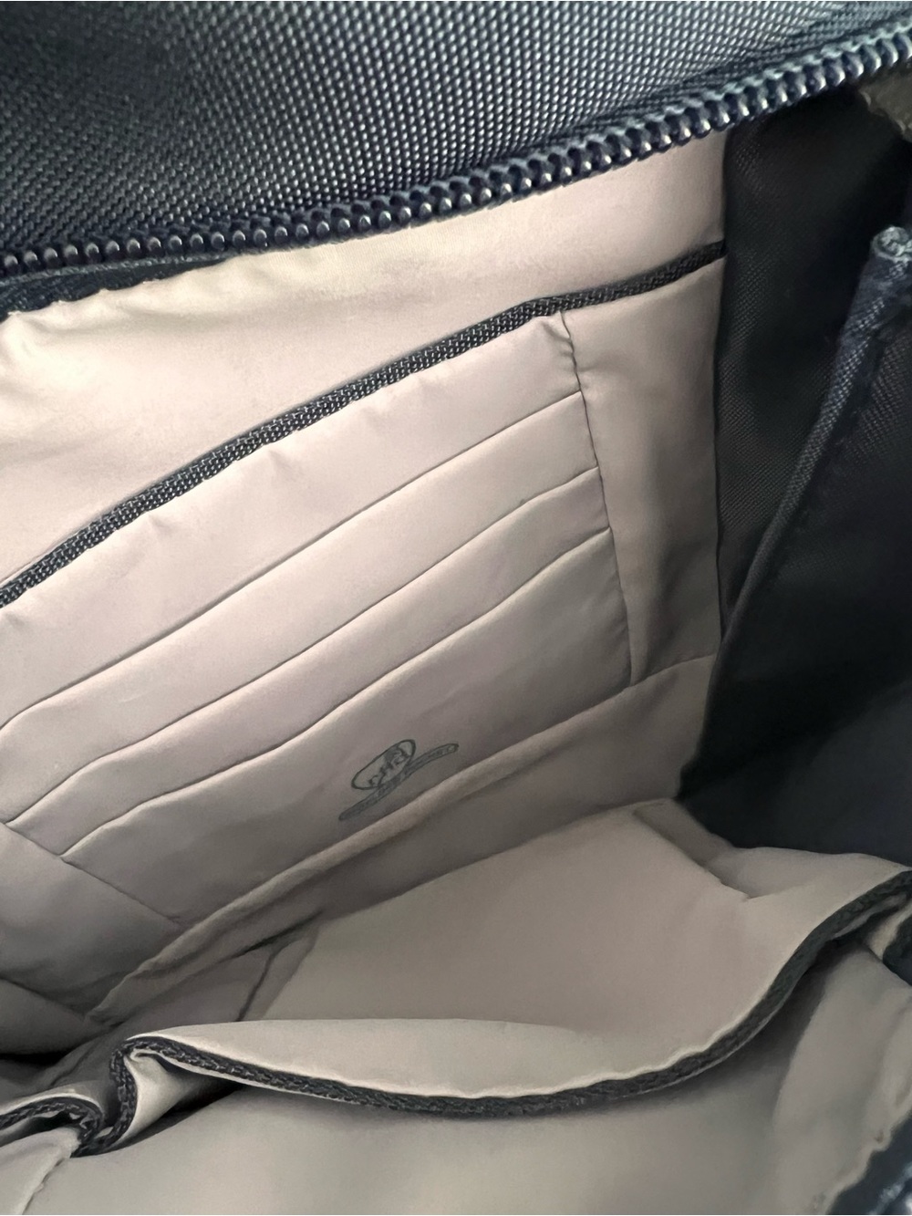 TRAVELON Anti-Theft Classic Messenger Bag Midnight NWT $88 - Picture 10 of 14